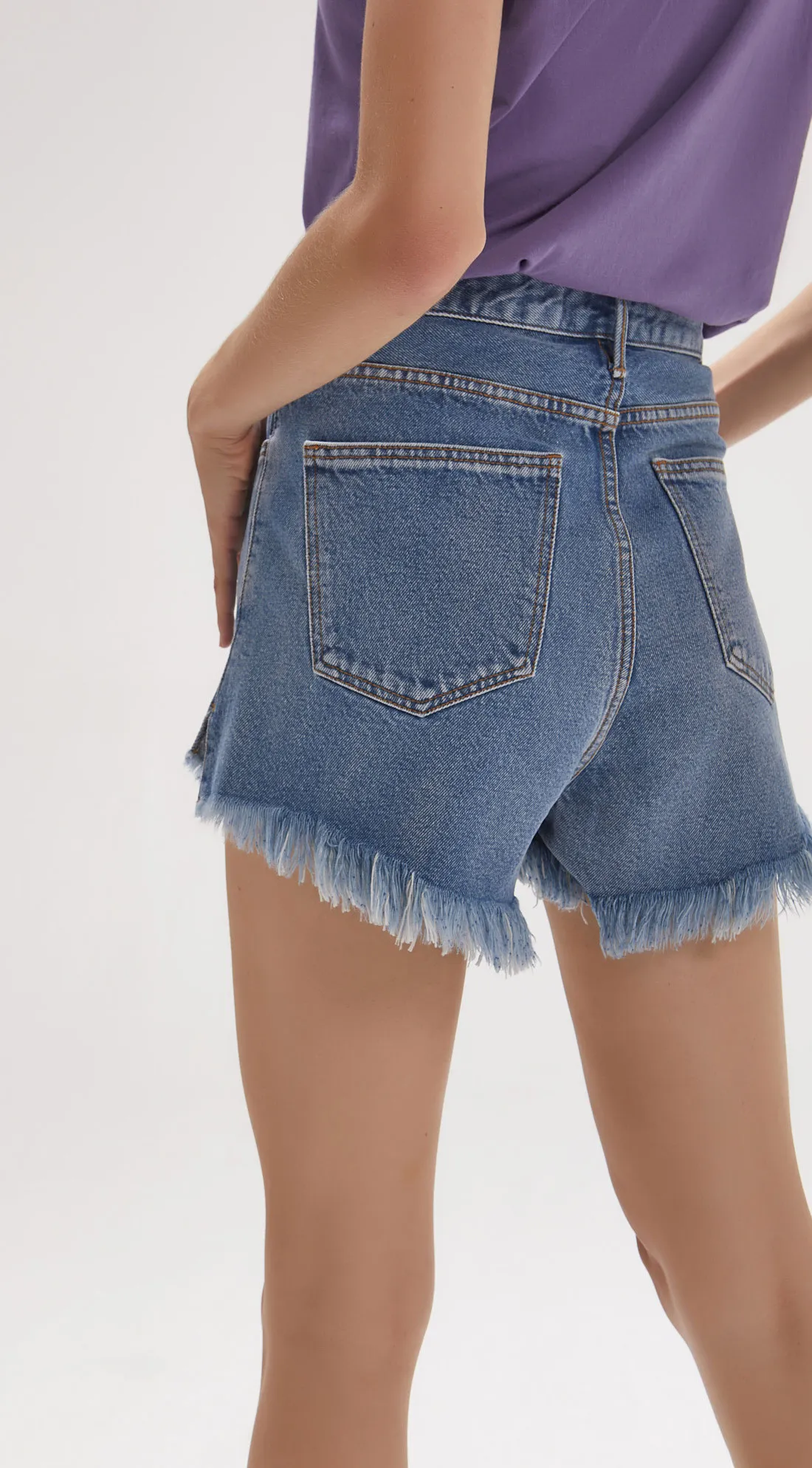 BOYFRIEND SHORTS WITH BUTTONED FLY