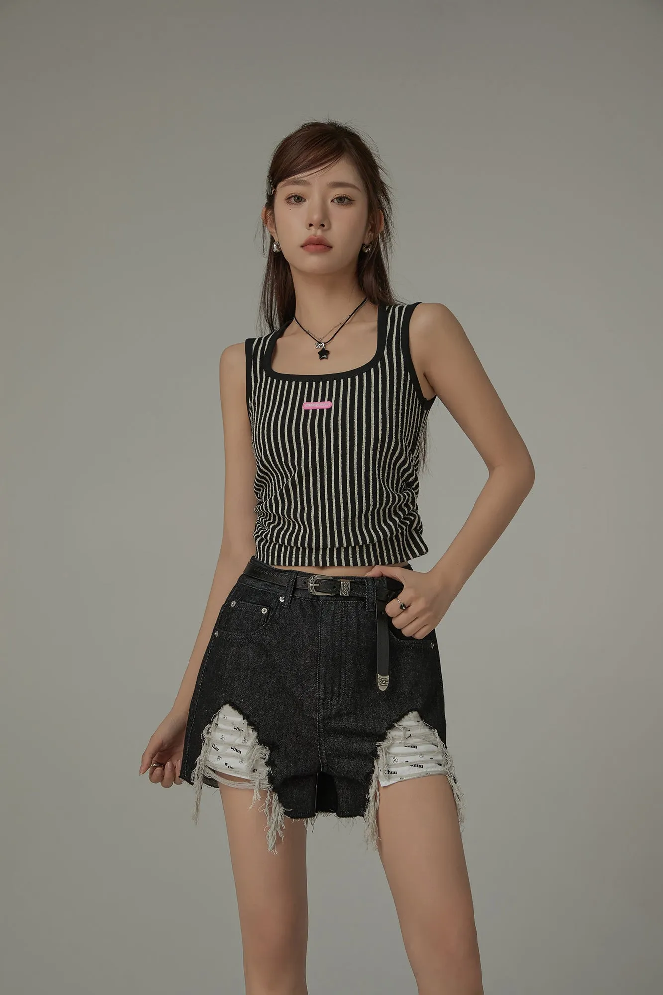 Exposed Logo Pocket Liner Distressed Denim Shorts
